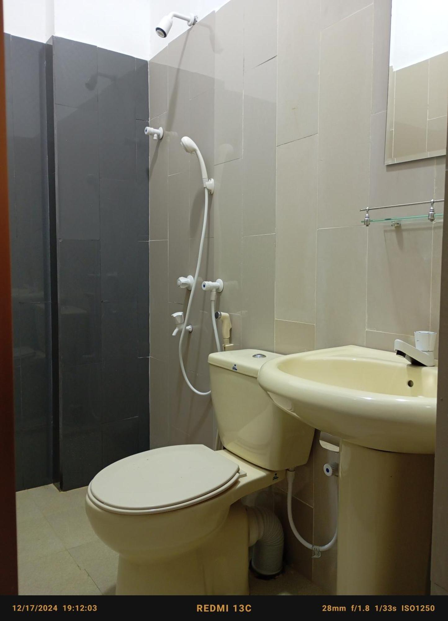 Southern Beach Surf Lodge Ahangama Room photo
